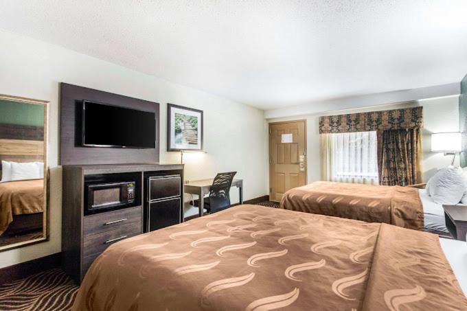 Quality Inn Black Mountain Ngoại thất bức ảnh